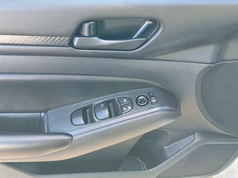 Certified 2024 Nissan Altima 2.5 S image 17