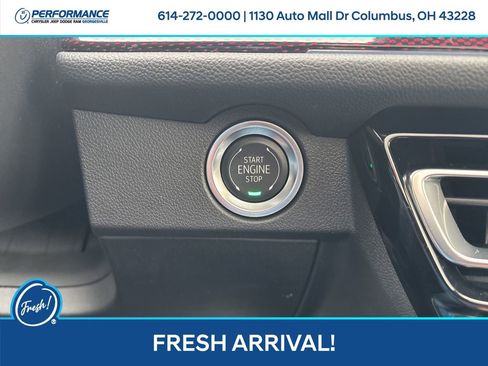 Used 2025 Chevrolet Traverse RS image 19