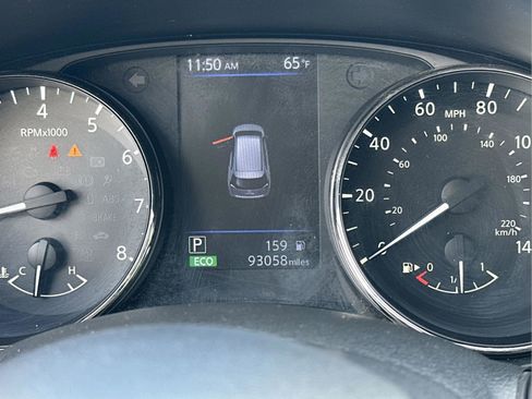 Used 2019 Nissan Rogue SV w/ Sun & Sound Touring Package image 11