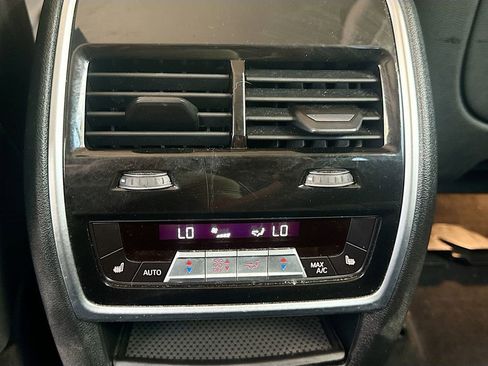 Used 2020 BMW X7 xDrive40i w/ Cold Weather Package AWD/4WD image 29