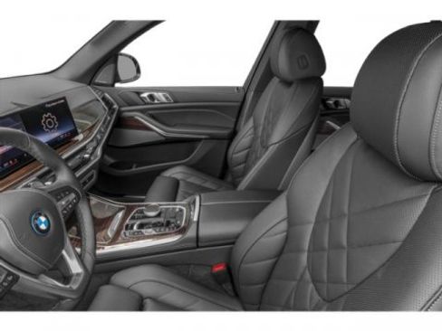 New 2026 BMW X5 xDrive50e image 11