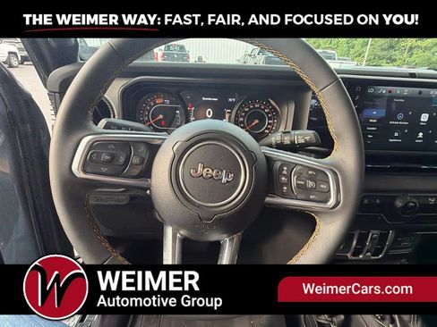 Used 2024 Jeep Wrangler Unlimited Sahara w/ Technology Group AWD/4WD image 42