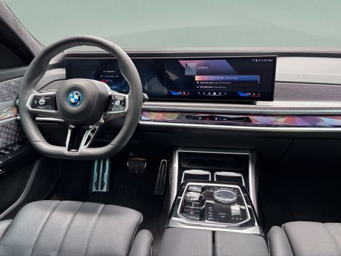 Used 2023 BMW i7 xDrive60 w/ Executive Package 2 AWD/4WD image 35
