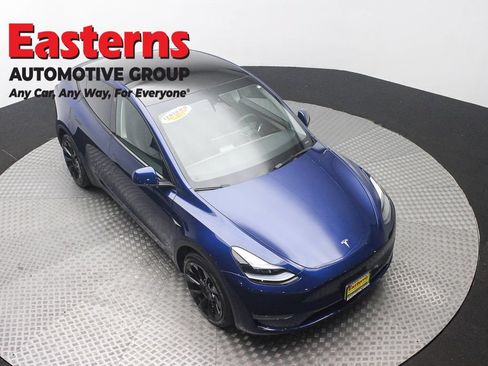 Used 2023 Tesla Model Y Long Range AWD/4WD image 3