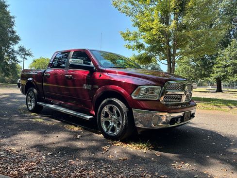 Used 2016 RAM 1500 Laramie AWD/4WD image 4