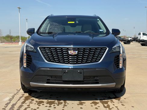 Used 2019 Cadillac XT4 Premium Luxury image 2