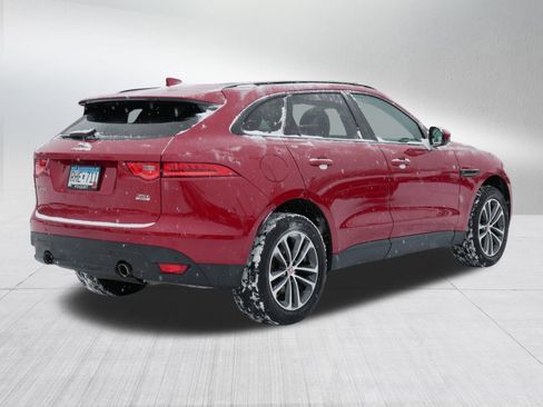 Used 2018 Jaguar F-PACE Premium image 5