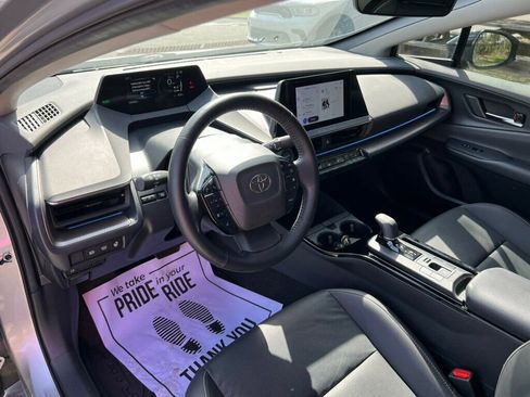 Used 2024 Toyota Prius XLE image 3