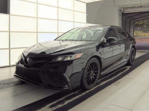 Used 2023 Toyota Camry SE FWD image 2