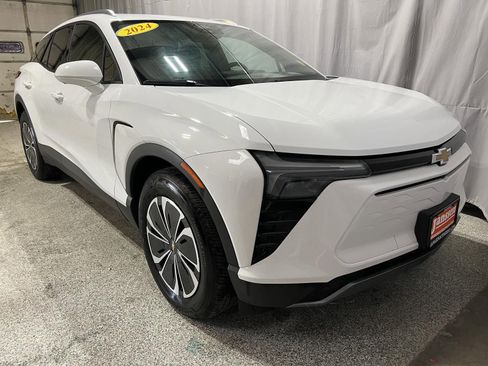 Used 2024 Chevrolet Blazer EV LT AWD/4WD image 8