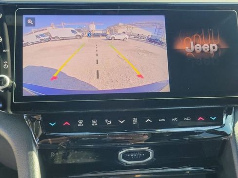 New 2026 Jeep Grand Cherokee Altitude image 25