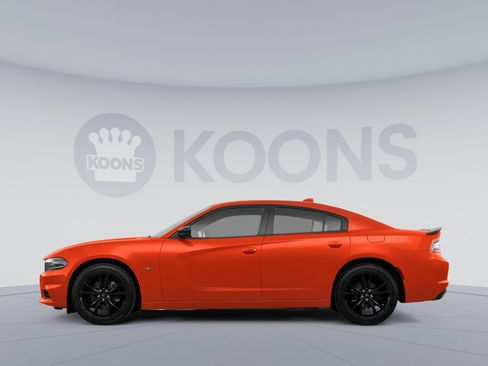 Used 2018 Dodge Charger R/T Scat Pack image 2