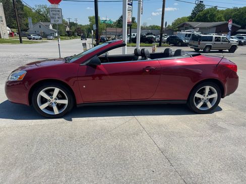 Used 2008 Pontiac G6 GT w/ Sport Package FWD image 2