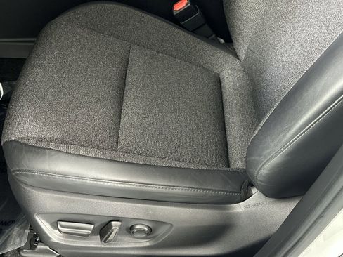 Used 2023 Toyota Crown image 12