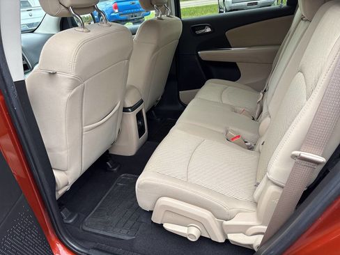 Used 2012 Dodge Journey SXT image 7