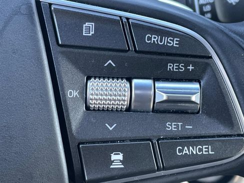 Used 2017 Genesis G90 3.3T Premium image 24