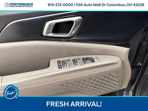 Used 2025 Kia Carnival FWD image 13