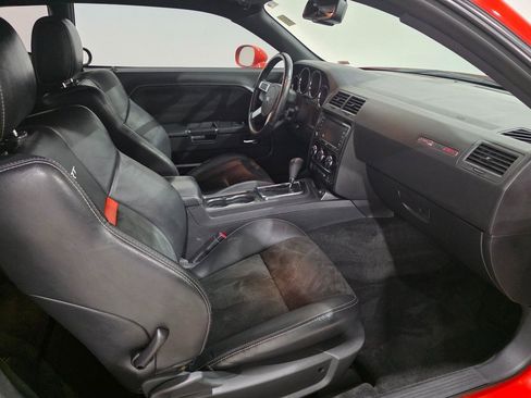 Used 2009 Dodge Challenger SRT8 w/ SRT Option Group II image 21