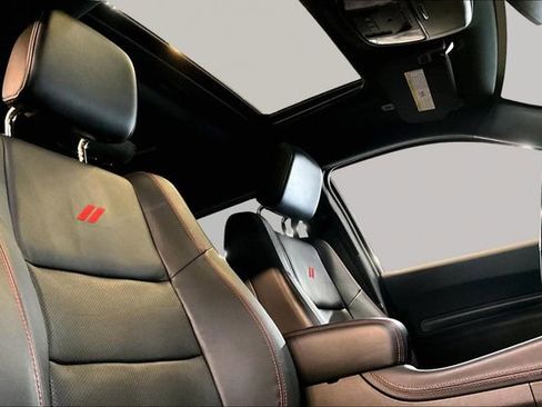 Used 2023 Dodge Durango GT image 28