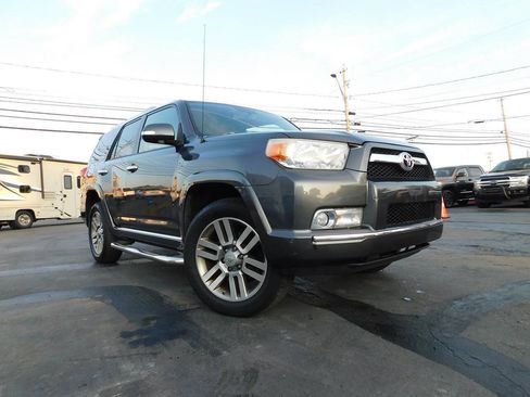 Used 2011 Toyota 4Runner Limited AWD/4WD image 2