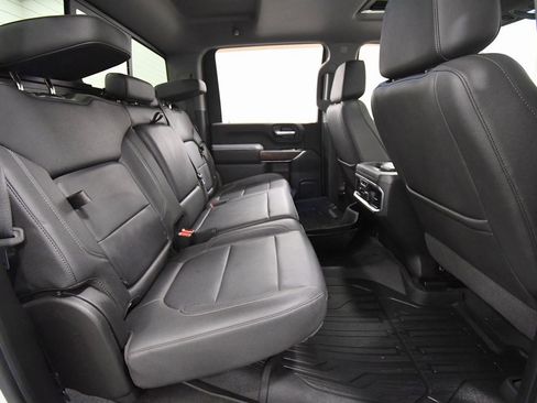 Used 2022 GMC Sierra 3500 SLT w/ SLT Premium Package image 18