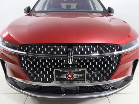 Used 2025 Lincoln Nautilus Premier image 46