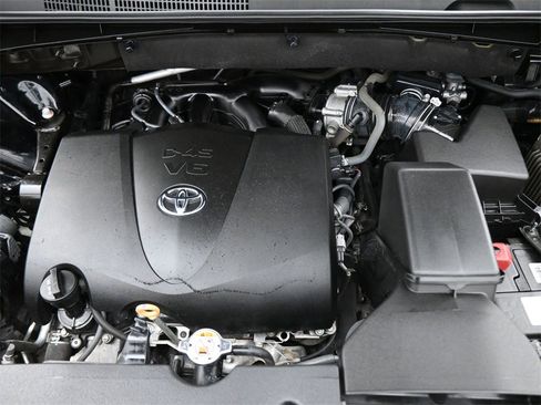 Used 2018 Toyota Highlander Limited image 21