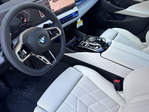 New 2026 BMW 530i xDrive w/ M Sport Package AWD/4WD image 4