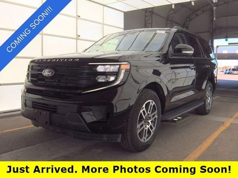 Used 2025 Ford Expedition Active image 1