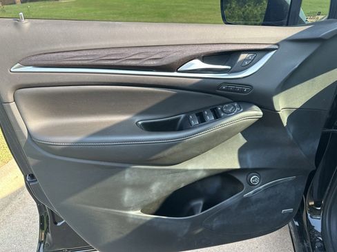 Used 2022 Buick Enclave Avenir w/ Avenir Technology Package image 13