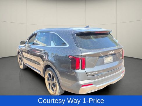 Used 2025 Kia Sorento EX AWD/4WD image 5