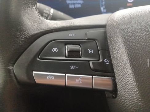 Used 2025 Cadillac XT4 Premium Luxury FWD image 22