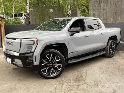 Used 2025 GMC Sierra EV Denali AWD/4WD image 1