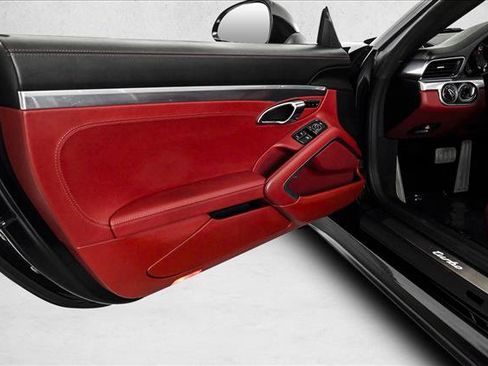 Used 2018 Porsche 911 Turbo image 20