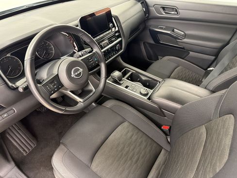 Used 2025 Nissan Pathfinder SV AWD/4WD image 4
