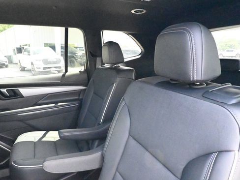 Used 2026 Buick Enclave Preferred FWD image 23