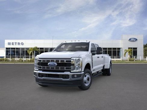 New 2026 Ford F350 XLT image 2