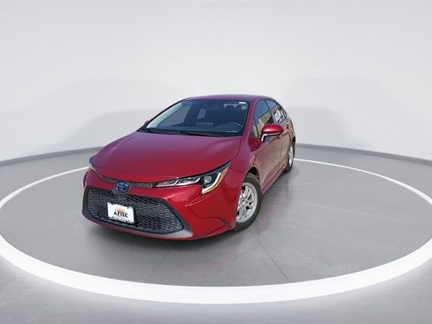 Used 2022 Toyota Corolla LE FWD image 3