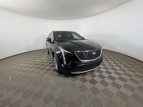 Used 2021 Cadillac XT4 Premium Luxury w/ Cold Weather Package image 31