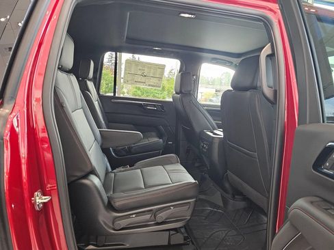 New 2026 Chevrolet Suburban RST w/ RST Capability Package AWD/4WD image 13