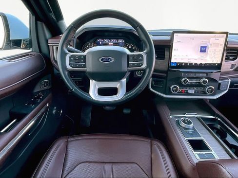 Used 2023 Ford Expedition Limited image 8