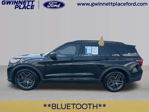 Certified 2025 Ford Explorer ST-Line w/ Premium Package RWD image 9