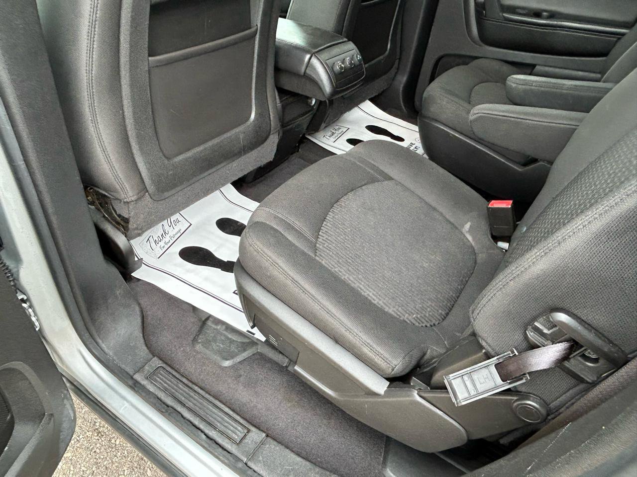 Used 2011 Chevrolet Traverse LT w/ Personal Connectivity Package FWD image 9