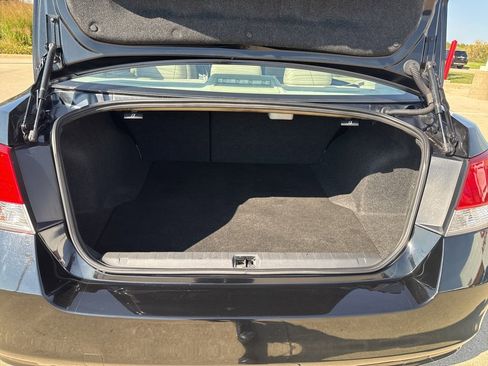 Used 2013 Subaru Legacy 2.5i Premium w/ All-Weather Pkg image 16