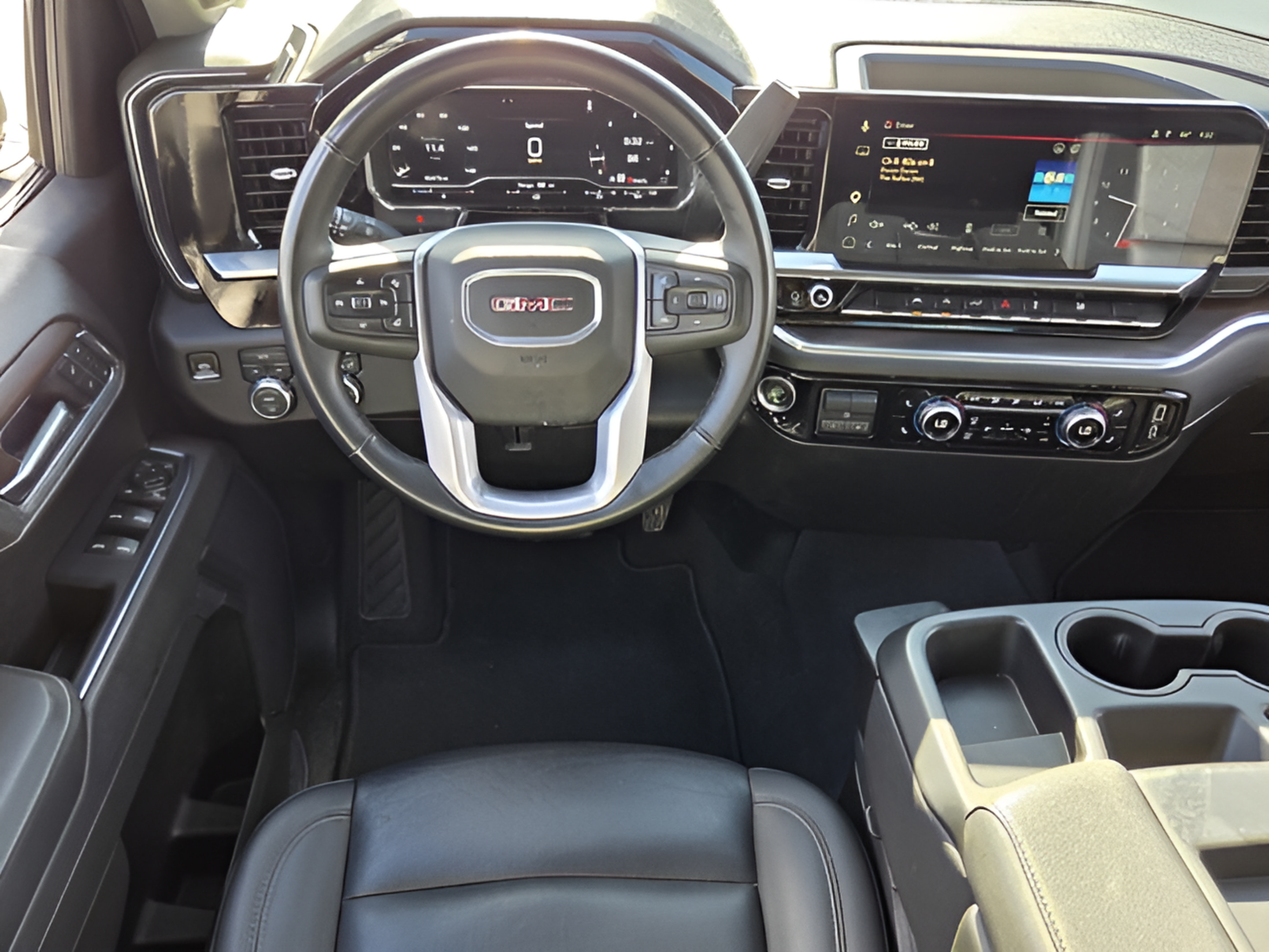 Used 2025 GMC Sierra 1500 SLT AWD/4WD image 11