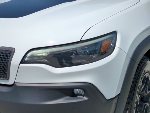 Used 2021 Jeep Cherokee Trailhawk w/ Sun, Sound & Nav Group AWD/4WD image 6