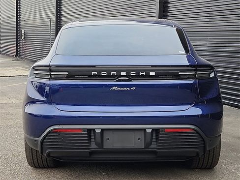 New 2025 Porsche Macan 4 Electric image 6