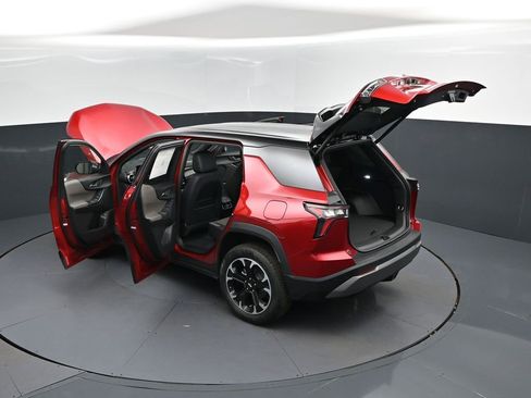 New 2026 Chevrolet Equinox LT w/ Convenience Package II AWD/4WD image 2