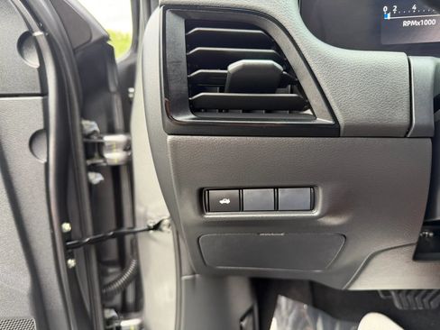Used 2026 Nissan Sentra SR w/ Floor Mat Package FWD image 16