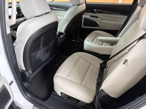 Used 2024 Kia Telluride SX Prestige AWD/4WD image 32